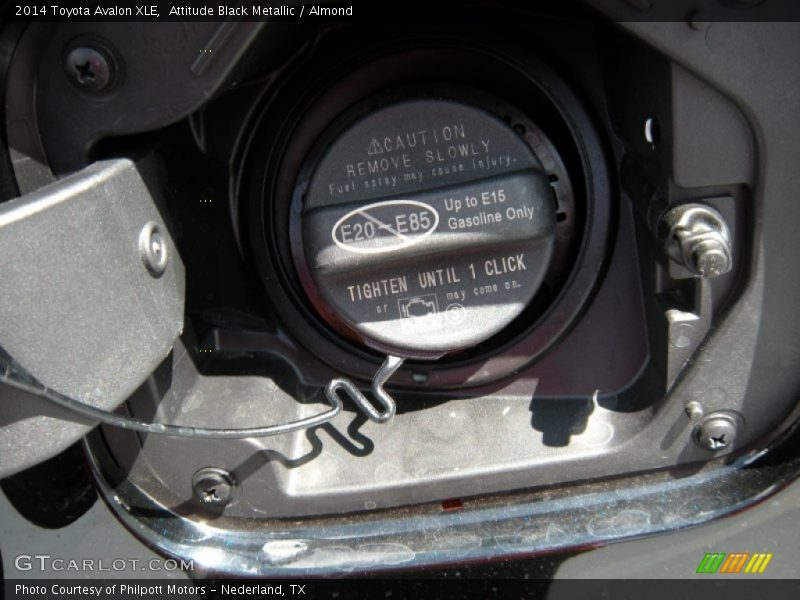 Attitude Black Metallic / Almond 2014 Toyota Avalon XLE