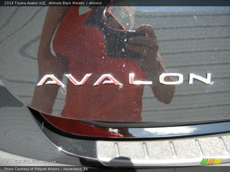 Attitude Black Metallic / Almond 2014 Toyota Avalon XLE