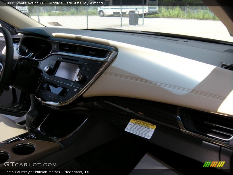 Attitude Black Metallic / Almond 2014 Toyota Avalon XLE