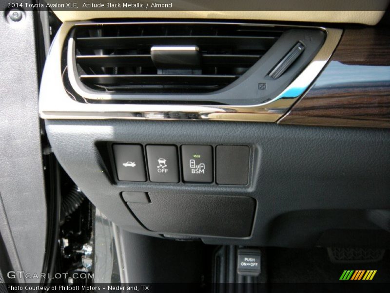 Attitude Black Metallic / Almond 2014 Toyota Avalon XLE