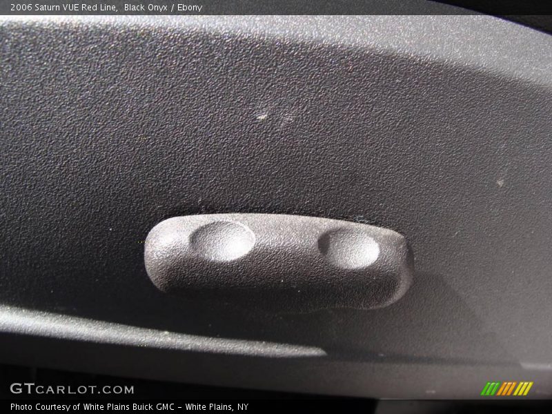 Black Onyx / Ebony 2006 Saturn VUE Red Line