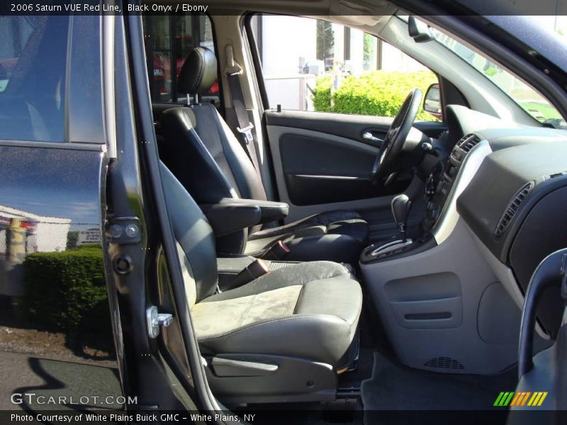 Black Onyx / Ebony 2006 Saturn VUE Red Line