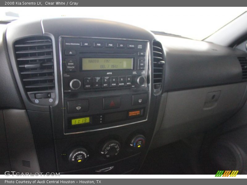 Clear White / Gray 2008 Kia Sorento LX