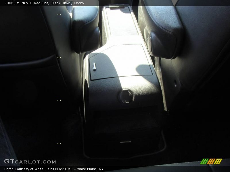 Black Onyx / Ebony 2006 Saturn VUE Red Line