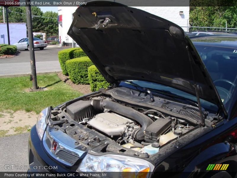 Black Onyx / Ebony 2006 Saturn VUE Red Line