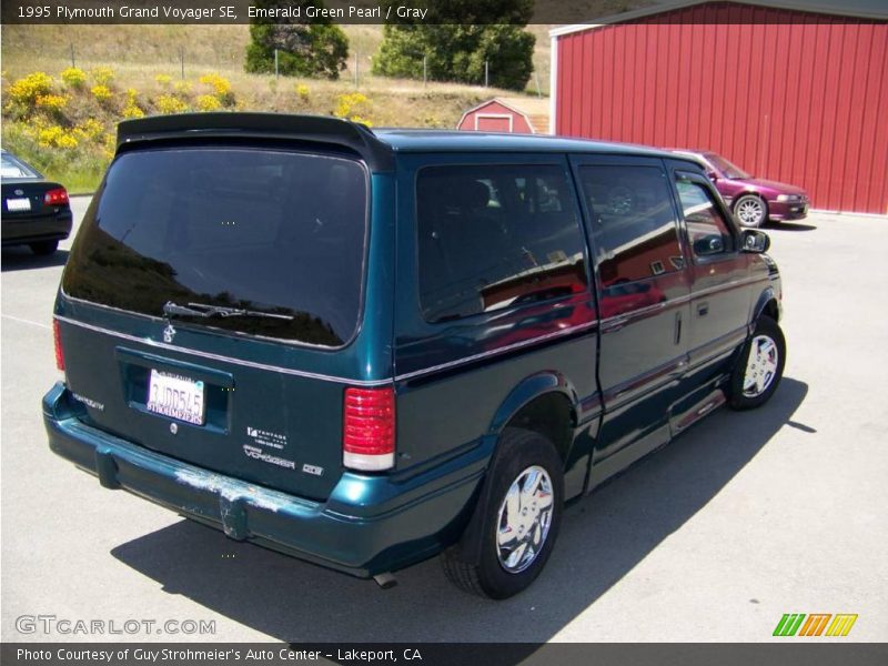 Emerald Green Pearl / Gray 1995 Plymouth Grand Voyager SE