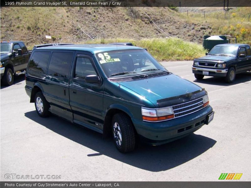 Emerald Green Pearl / Gray 1995 Plymouth Grand Voyager SE