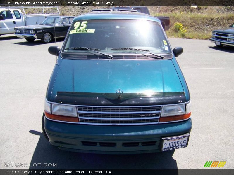 Emerald Green Pearl / Gray 1995 Plymouth Grand Voyager SE