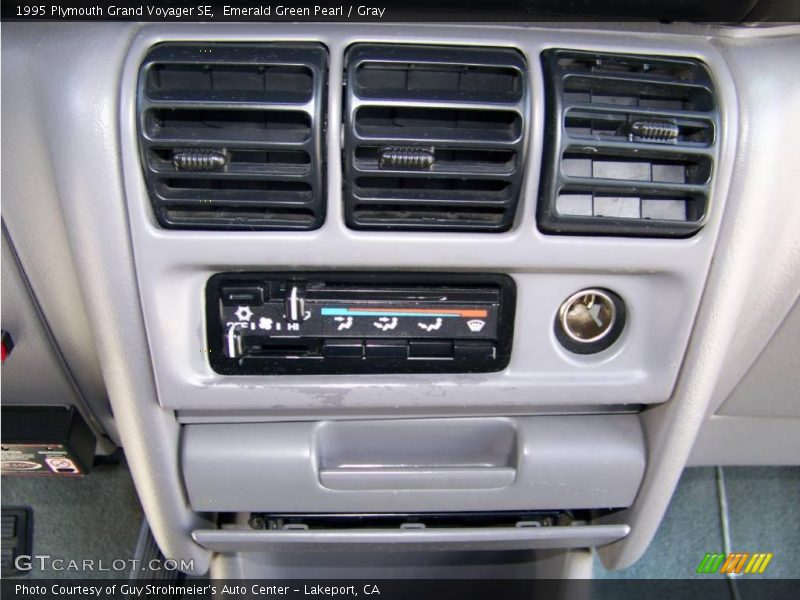 Emerald Green Pearl / Gray 1995 Plymouth Grand Voyager SE