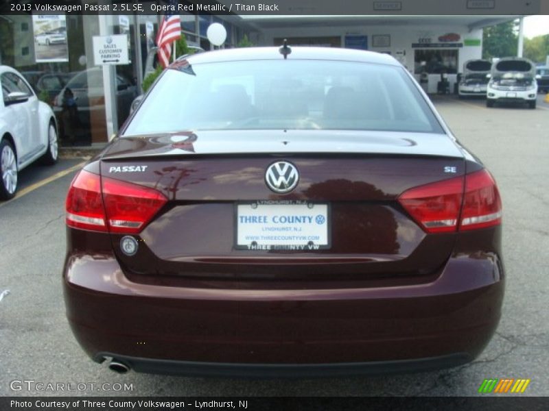 Opera Red Metallic / Titan Black 2013 Volkswagen Passat 2.5L SE