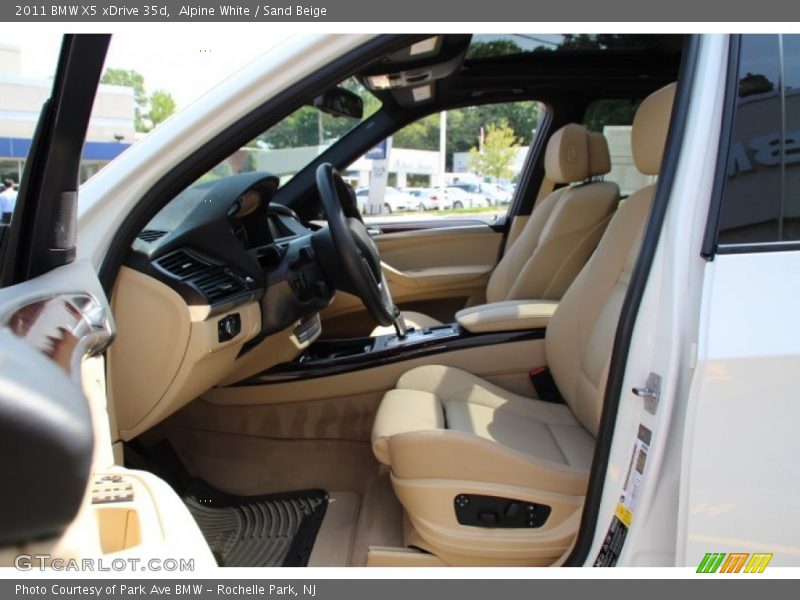 Alpine White / Sand Beige 2011 BMW X5 xDrive 35d