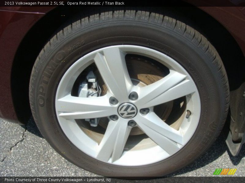 Opera Red Metallic / Titan Black 2013 Volkswagen Passat 2.5L SE