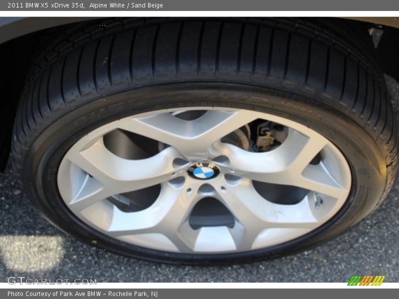 Alpine White / Sand Beige 2011 BMW X5 xDrive 35d
