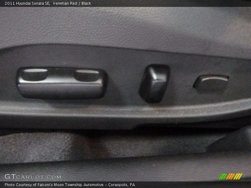 Venetian Red / Black 2011 Hyundai Sonata SE