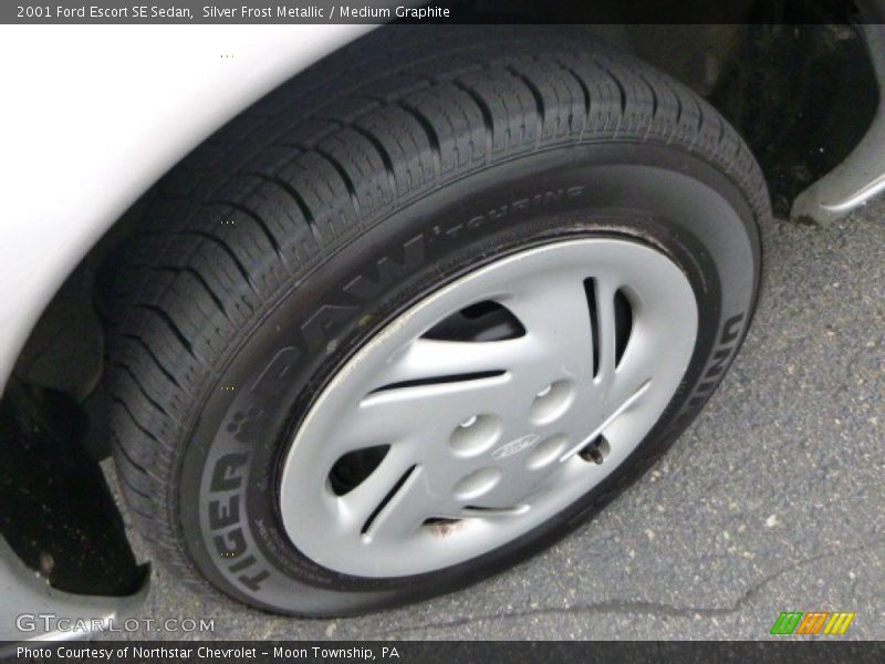 Silver Frost Metallic / Medium Graphite 2001 Ford Escort SE Sedan