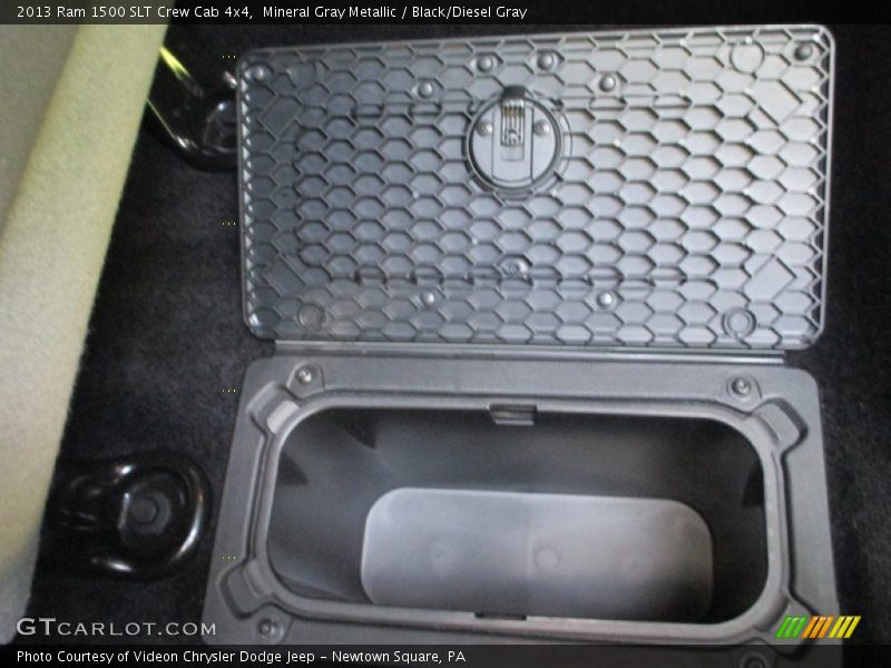 Mineral Gray Metallic / Black/Diesel Gray 2013 Ram 1500 SLT Crew Cab 4x4