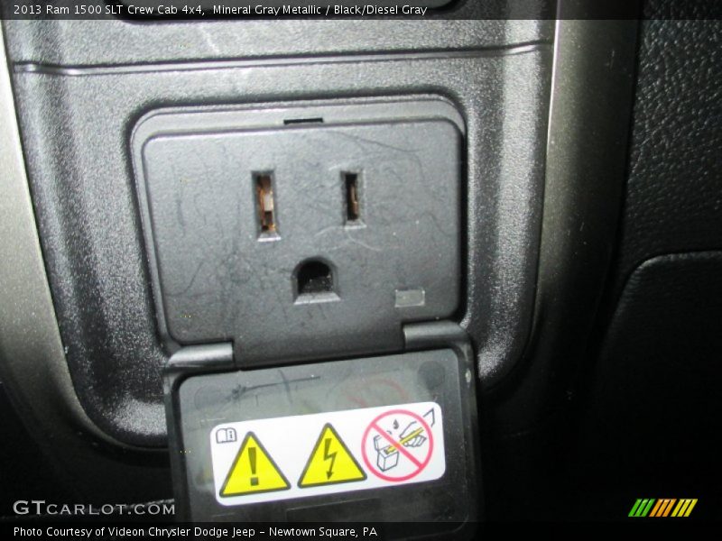 Mineral Gray Metallic / Black/Diesel Gray 2013 Ram 1500 SLT Crew Cab 4x4