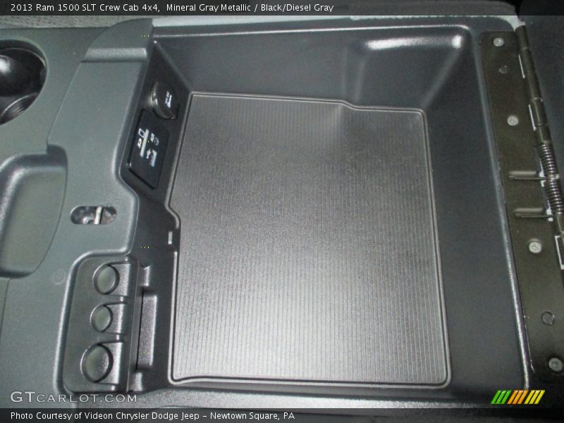Mineral Gray Metallic / Black/Diesel Gray 2013 Ram 1500 SLT Crew Cab 4x4