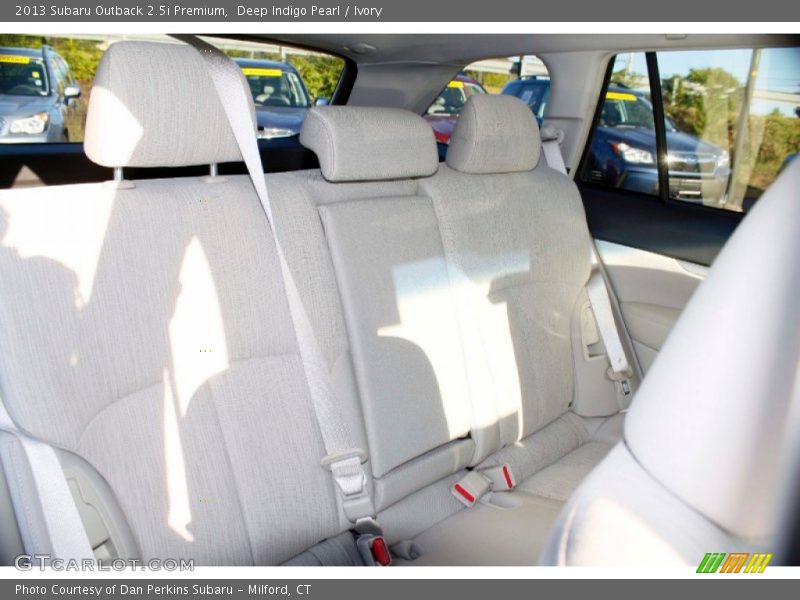 Deep Indigo Pearl / Ivory 2013 Subaru Outback 2.5i Premium
