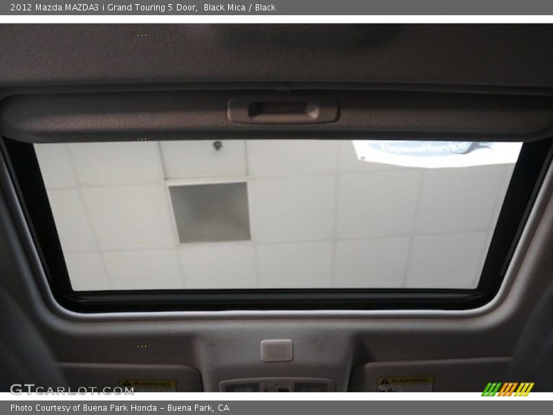 Black Mica / Black 2012 Mazda MAZDA3 i Grand Touring 5 Door