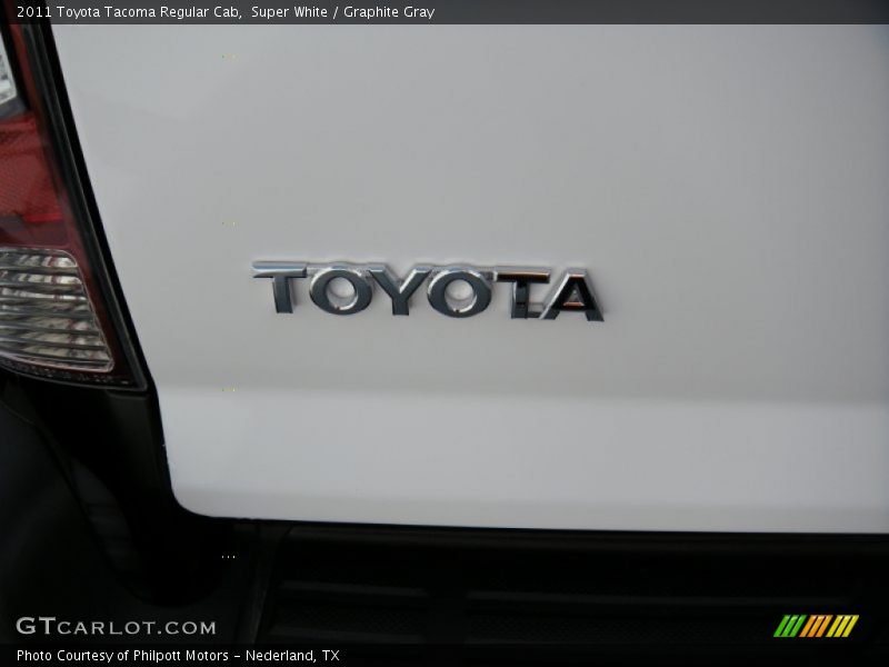 Super White / Graphite Gray 2011 Toyota Tacoma Regular Cab