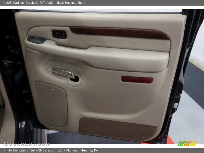 Black Raven / Shale 2005 Cadillac Escalade EXT AWD