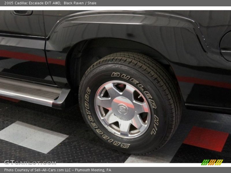 Black Raven / Shale 2005 Cadillac Escalade EXT AWD