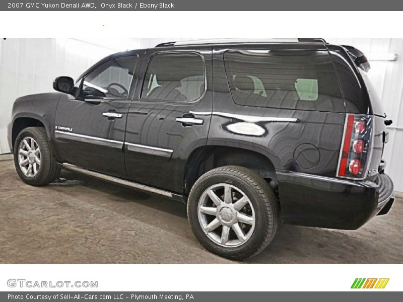 Onyx Black / Ebony Black 2007 GMC Yukon Denali AWD