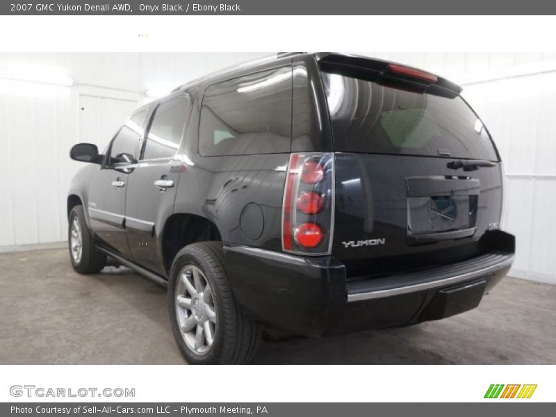 Onyx Black / Ebony Black 2007 GMC Yukon Denali AWD