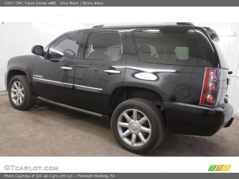 Onyx Black / Ebony Black 2007 GMC Yukon Denali AWD
