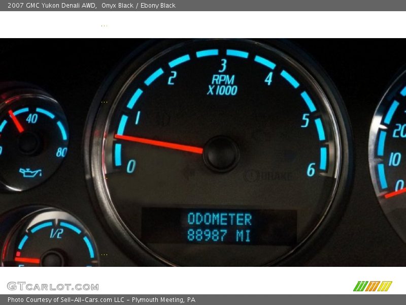 Onyx Black / Ebony Black 2007 GMC Yukon Denali AWD