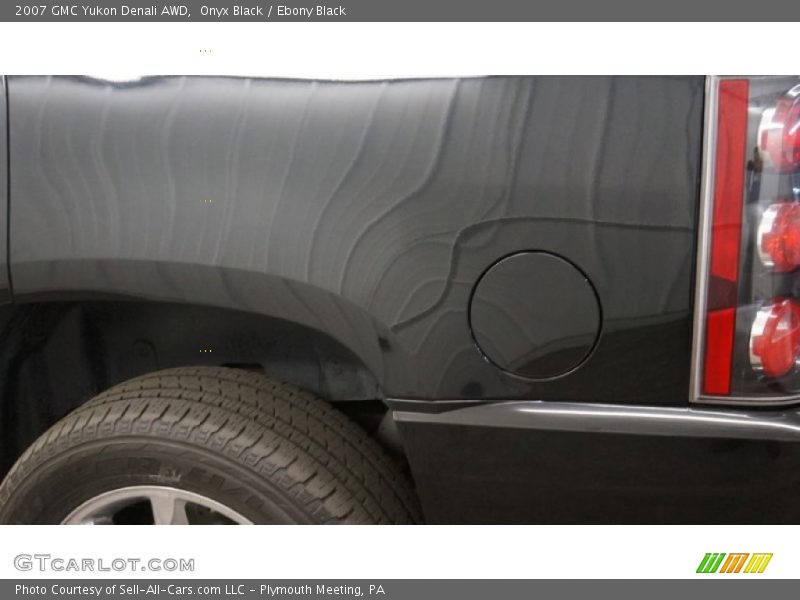 Onyx Black / Ebony Black 2007 GMC Yukon Denali AWD