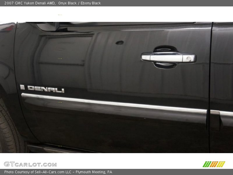 Onyx Black / Ebony Black 2007 GMC Yukon Denali AWD