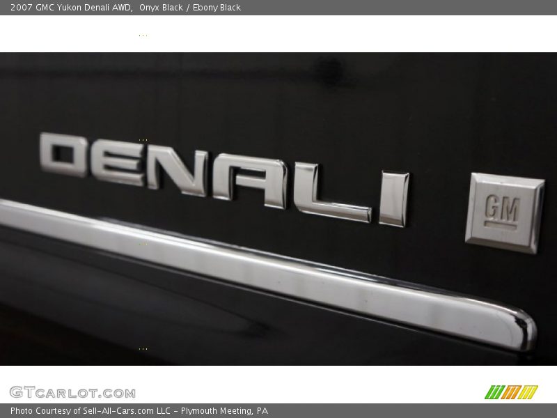 Onyx Black / Ebony Black 2007 GMC Yukon Denali AWD