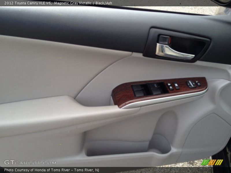 Magnetic Gray Metallic / Black/Ash 2012 Toyota Camry XLE V6