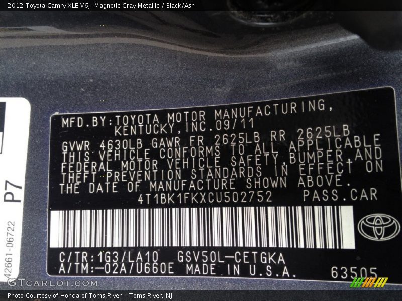 Magnetic Gray Metallic / Black/Ash 2012 Toyota Camry XLE V6