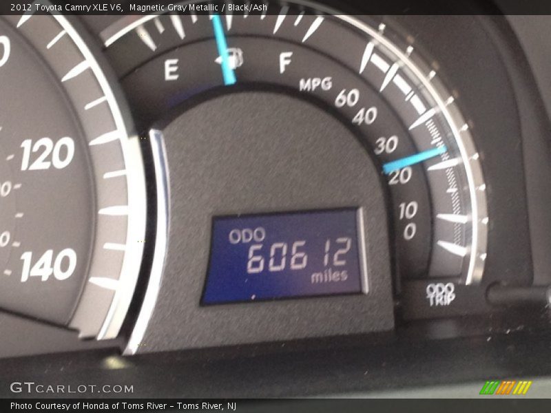 Magnetic Gray Metallic / Black/Ash 2012 Toyota Camry XLE V6