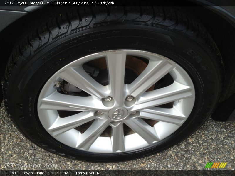 Magnetic Gray Metallic / Black/Ash 2012 Toyota Camry XLE V6
