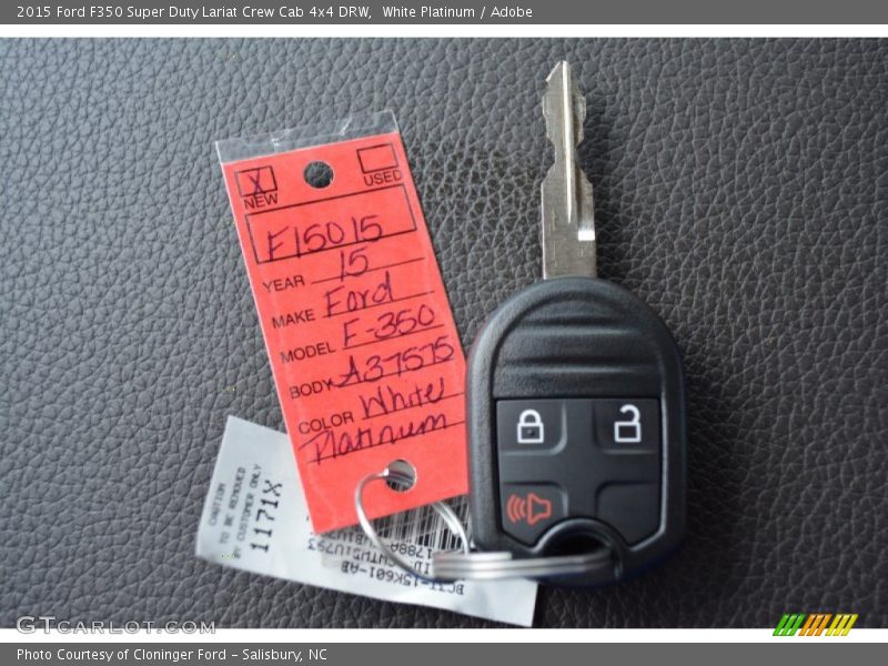 Keys of 2015 F350 Super Duty Lariat Crew Cab 4x4 DRW