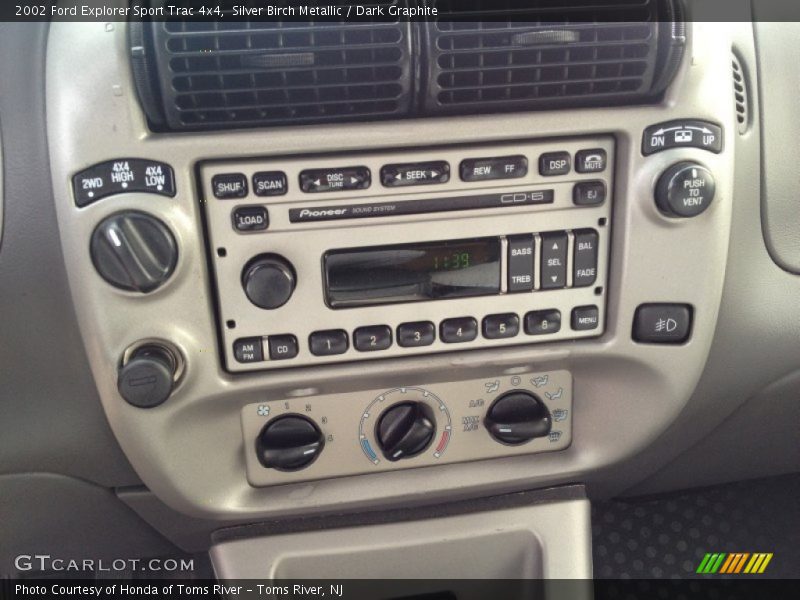 Silver Birch Metallic / Dark Graphite 2002 Ford Explorer Sport Trac 4x4
