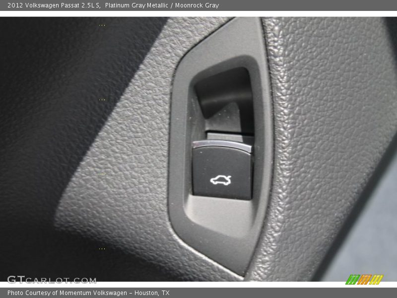 Platinum Gray Metallic / Moonrock Gray 2012 Volkswagen Passat 2.5L S
