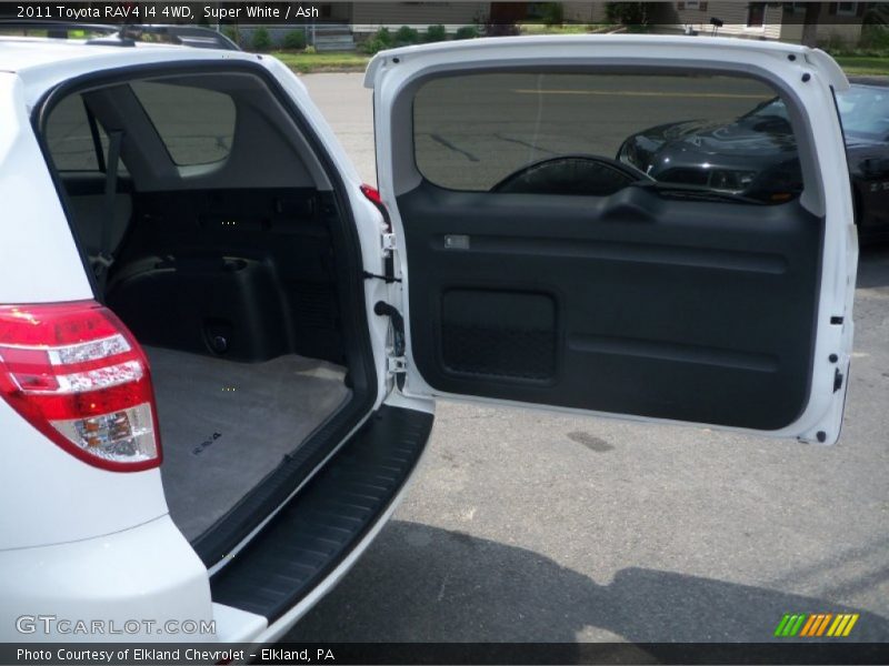 Super White / Ash 2011 Toyota RAV4 I4 4WD
