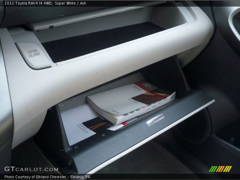 Super White / Ash 2011 Toyota RAV4 I4 4WD