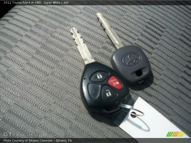Super White / Ash 2011 Toyota RAV4 I4 4WD