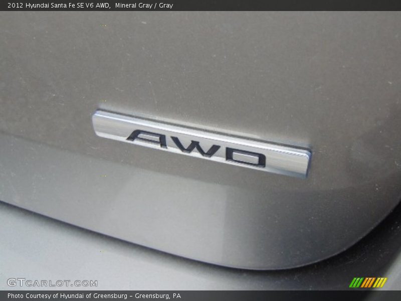 Mineral Gray / Gray 2012 Hyundai Santa Fe SE V6 AWD