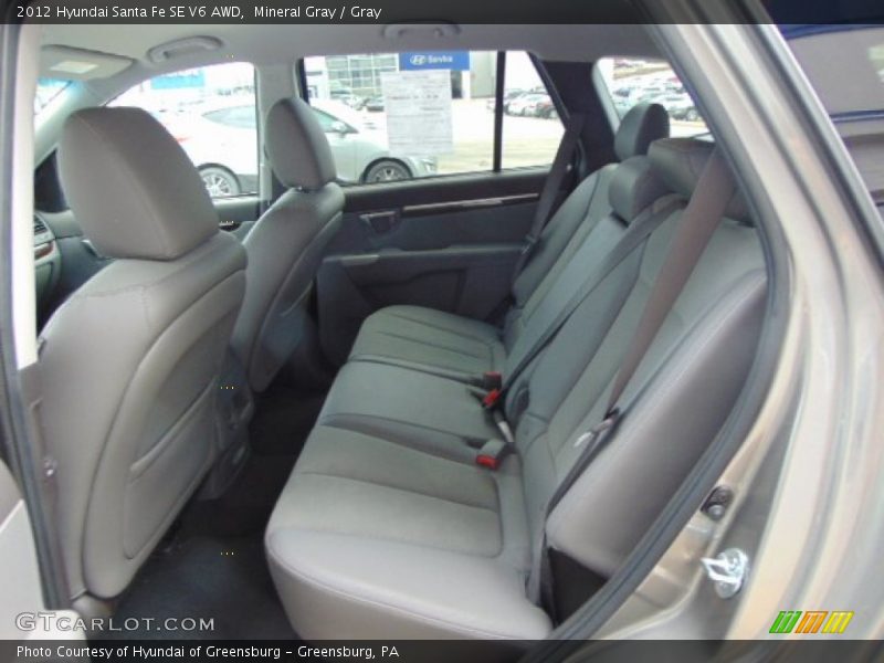Mineral Gray / Gray 2012 Hyundai Santa Fe SE V6 AWD
