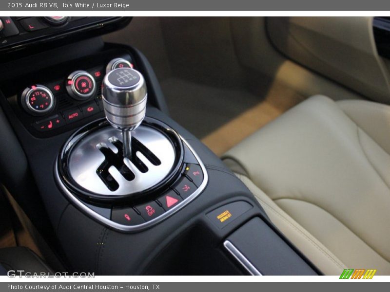  2015 R8 V8 6 Speed Manual Shifter
