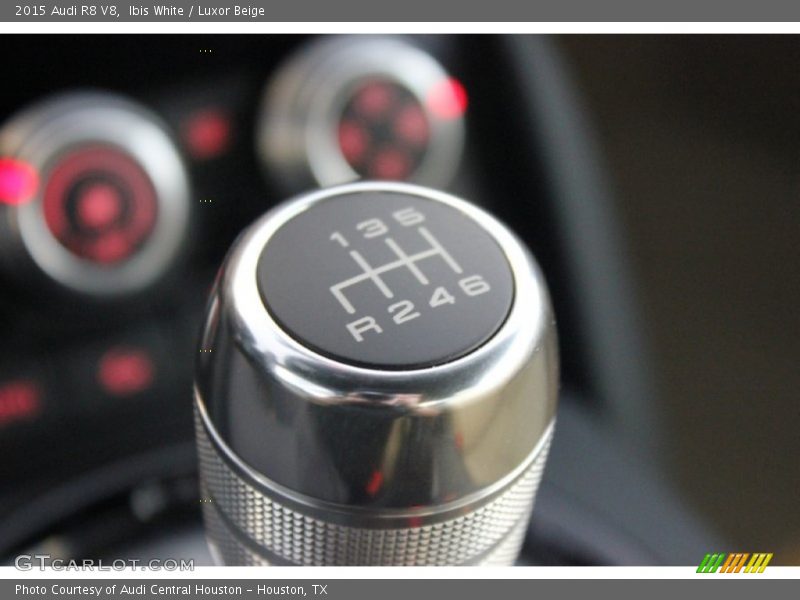  2015 R8 V8 6 Speed Manual Shifter