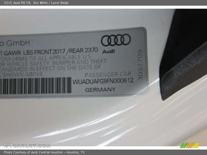 Ibis White / Luxor Beige 2015 Audi R8 V8