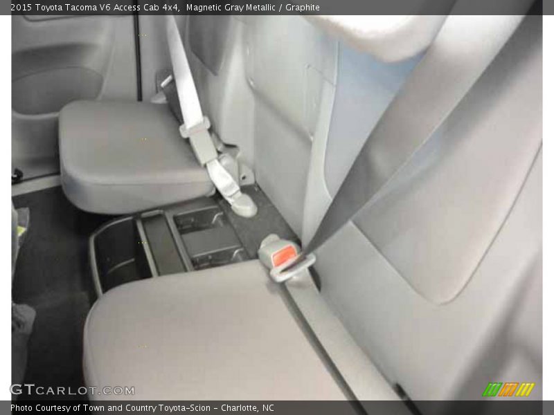 Magnetic Gray Metallic / Graphite 2015 Toyota Tacoma V6 Access Cab 4x4